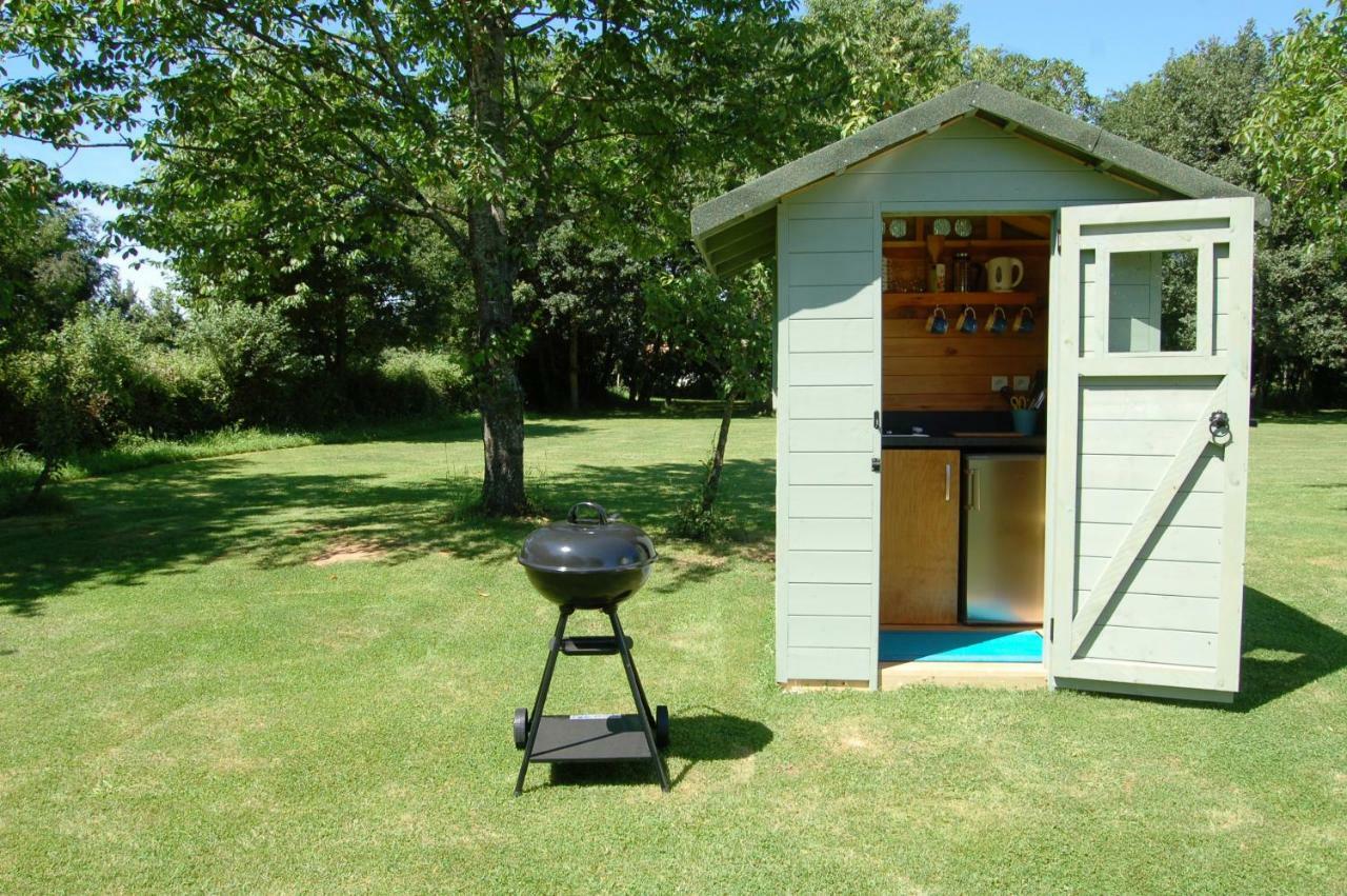 Camping La Foret De Tesse Exteriér fotografie